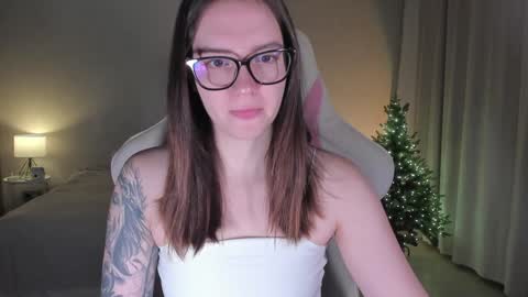 sonia_moon_ online show from 12-23-24, 01:08