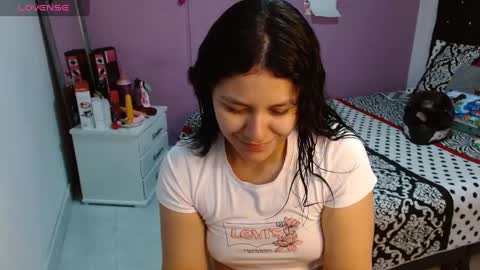 Snapshot of soniafuckboobs chatting on 01-31-25, 03:44 soniafuckboobs online show from 01-31-25, 03:44