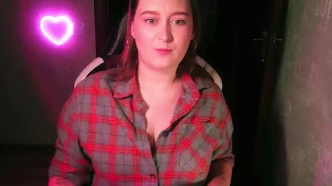 Snapshot of sonibear chatting on 09-17-25, 11:39 OksiFels online show from 09-17-25, 11:39