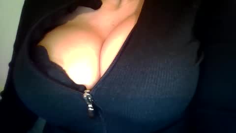 Sonnya online show from 12-30-24, 01:36