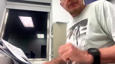 Snapshot of sonnydonut chatting on 03-06-25, 11:14 Max Banana online show from 03-06-25, 11:14