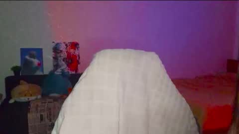 Snapshot of sonya_mikki chatting on 12-14-25, 03:17 Sonya online show from 12-14-25, 03:17