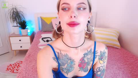 Snapshot of sonyalime chatting on 01-18-25, 07:28 Sonya Lime online show from 01-18-25, 07:28
