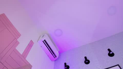 Sophia online show from 02-07-25, 01:04