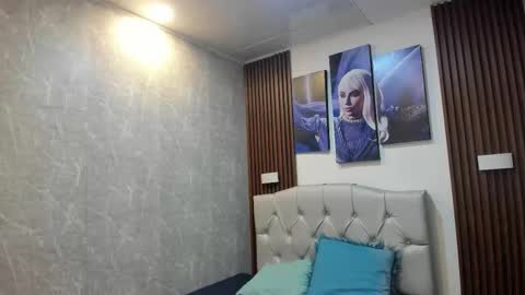 Sophi Thaylorr online show from 10-10-25, 12:48