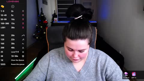sophia__olsen online show from 12-18-24, 09:47