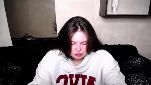 sophia__olsen online show from 10-24-25, 08:11