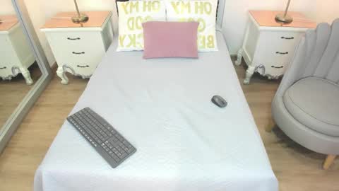 Snapshot of sophia_boods chatting on 03-03-26, 03:45 sophia boods online show from 03-03-26, 03:45