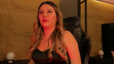 Sophia online show from 11-21-25, 02:05