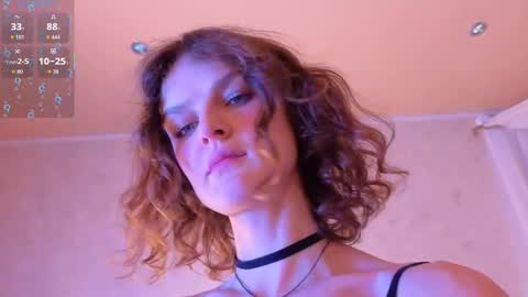 Snapshot of sophia_dreamy chatting on 11-20-25, 02:01 Sophia online show from 11-20-25, 02:01