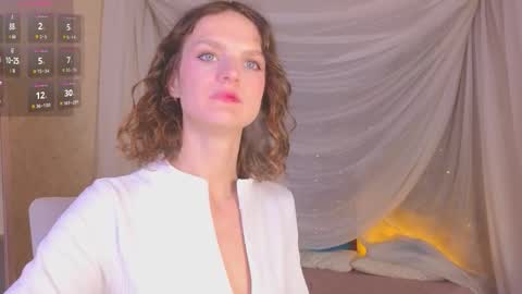 Sophia online show from 02-08-26, 01:42