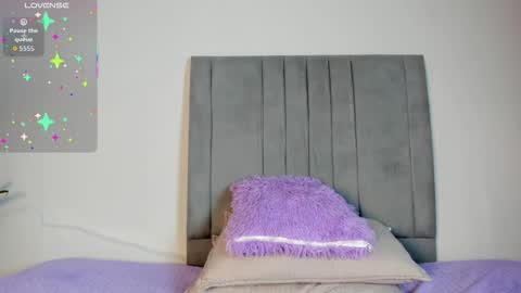 Snapshot of sophia_ebony___ chatting on 10-17-25, 01:03 sophia_ebony___ online show from 10-17-25, 01:03