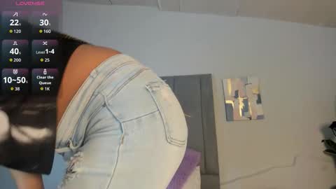 Snapshot of sophia_ebony___ chatting on 11-18-25, 12:42 sophia_ebony___ online show from 11-18-25, 12:42