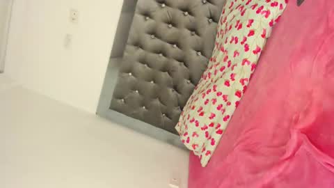 sophia_horny19 online show from 10-07-25, 08:22