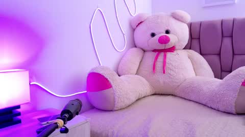 Sophia Carson online show from 10-09-25, 05:33