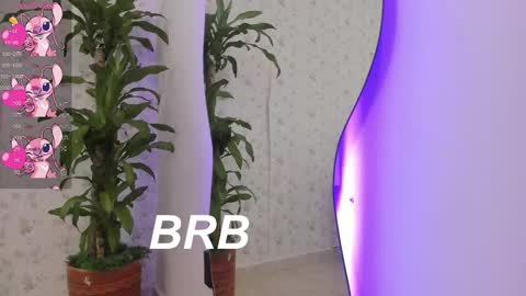 Snapshot of sophia_walkett chatting on 02-10-25, 09:04 Michelle online show from 02-10-25, 09:04