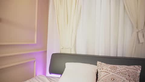 Snapshot of sophia_wilsonn_ chatting on 09-12-25, 11:10 Sofi online show from 09-12-25, 11:10