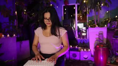 Snapshot of sophia_wilsonn_ chatting on 10-31-25, 09:10 Sofi online show from 10-31-25, 09:10