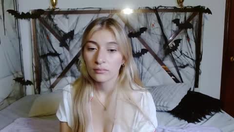 SophiaLee online show from 10-24-25, 11:12