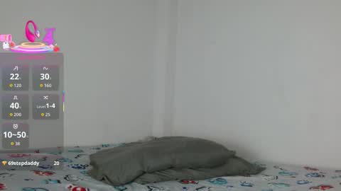 Snapshot of sophiabedford chatting on 09-19-25, 05:02 Sophia Bedford online show from 09-19-25, 05:02