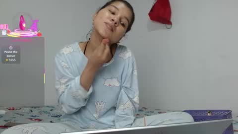 Snapshot of sophiabedford chatting on 09-28-25, 05:07 Sophia Bedford online show from 09-28-25, 05:07