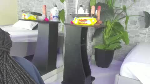 Sophie online show from 11-22-25, 12:04