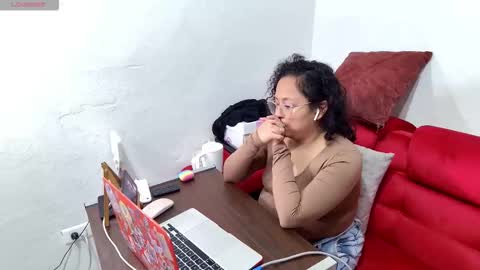 sophiaburton online show from 10-02-25, 01:23