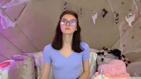 Snapshot of sophiaprove chatting on 10-24-25, 05:31 SophiaProve online show from 10-24-25, 05:31