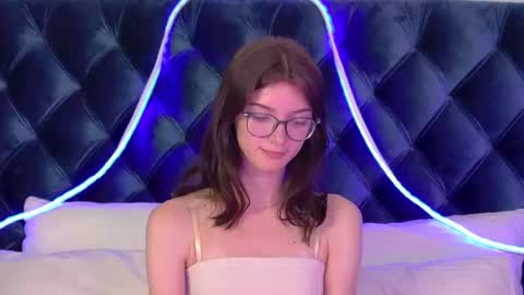 Snapshot of sophiaprove chatting on 11-13-25, 03:33 SophiaProve online show from 11-13-25, 03:33