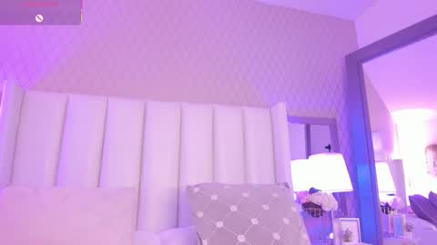 SophiaSmiths online show from 11-18-25, 10:14