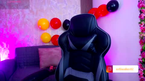 sophia walker online show from 09-25-25, 01:04