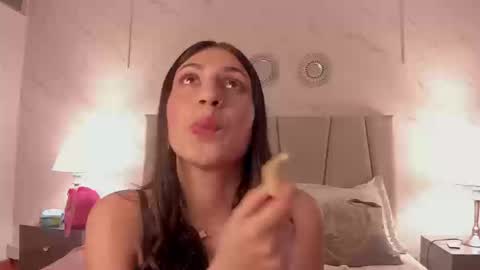 SOPHIE online show from 09-24-25, 11:30