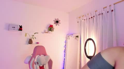 Snapshot of sophie_dolly_ chatting on 01-09-25, 04:30 sophie doll online show from 01-09-25, 04:30