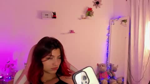 Snapshot of sophie_dolly_ chatting on 01-21-25, 08:11 sophie doll online show from 01-21-25, 08:11