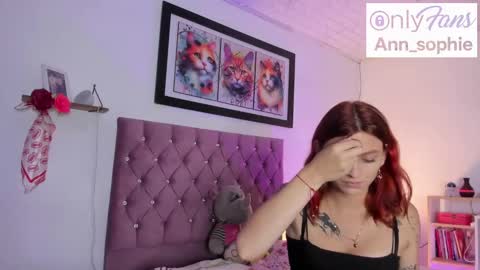 Snapshot of sophie_dolly_ chatting on 09-18-25, 10:23 sophie doll online show from 09-18-25, 10:23