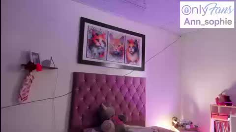 Snapshot of sophie_dolly_ chatting on 09-23-25, 02:53 sophie doll online show from 09-23-25, 02:53