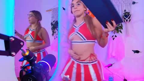  SOPHIE JANNER online show from 10-28-25, 08:18