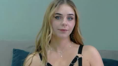 Sophie Liss online show from 09-11-25, 05:40