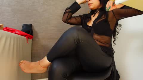 Sophie online show from 12-14-24, 06:52