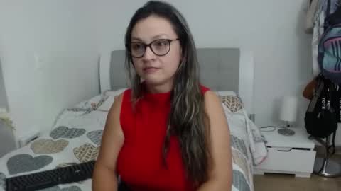 Snapshot of sophie_lopez1 chatting on 11-26-25, 01:17 Sofa online show from 11-26-25, 01:17