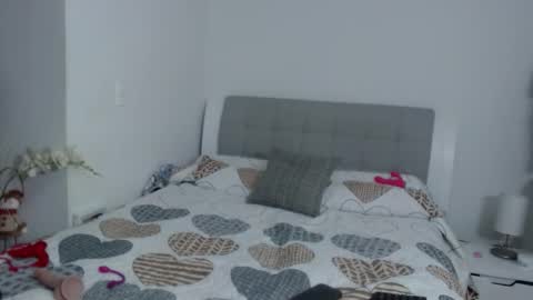 Sofa online show from 11-26-25, 10:55