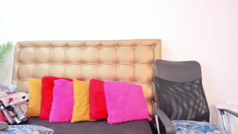 sophie_newton online show from 01-22-25, 12:27