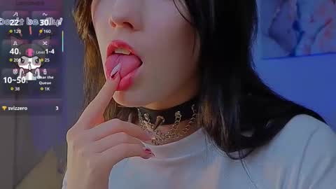 sophie_nomenal_ online show from 11-05-25, 01:44