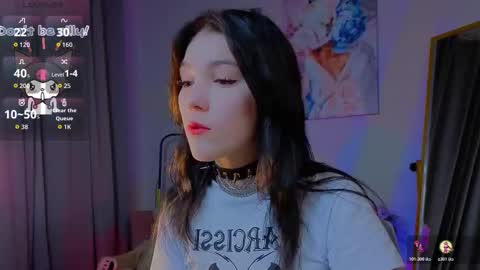 sophie_nomenal_ online show from 11-11-25, 09:26