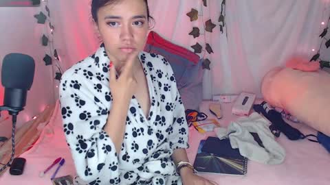 Sophie  online show from 01-20-25, 01:21