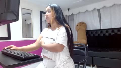 Snapshot of sophie_reed_ chatting on 12-17-25, 10:49 sophie_reed_ online show from 12-17-25, 10:49