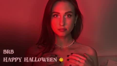 Snapshot of sophie_rocks chatting on 10-15-25, 07:30 Sophie online show from 10-15-25, 07:30