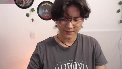 Snapshot of sophie_ross1 chatting on 10-07-25, 12:52 sophie_ross1 online show from 10-07-25, 12:52