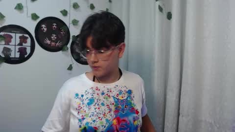 Snapshot of sophie_ross1 chatting on 11-26-25, 04:24 sophie_ross1 online show from 11-26-25, 04:24