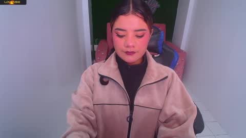 Snapshot of sophie_t_ chatting on 01-17-25, 02:39 Sofia online show from 01-17-25, 02:39